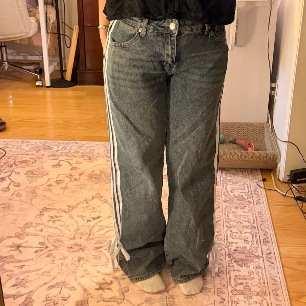 Edikted Washed Low Rise Ribbon Jeans - Picture 2 of 6